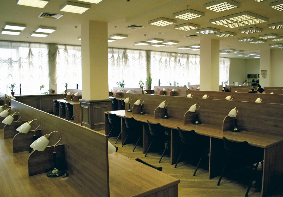 Московский университет - одно из самых престижных и старых учебных заведений в России Он основан в 1755 году и с тех пор играет важную роль в образовании